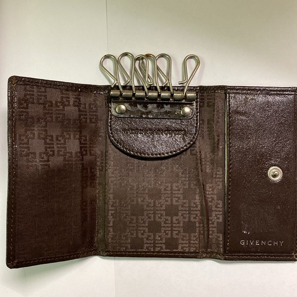 Givenchy key case - Picture 5 of 8